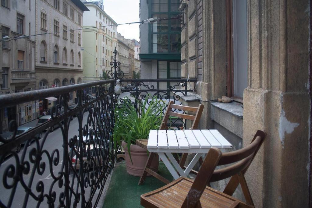Retro Rooms Budapest Luaran gambar